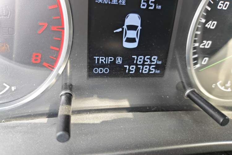 Used Haima M3 2016 1.5L Manual Comfort Model with Sunroof Odometer Close Up