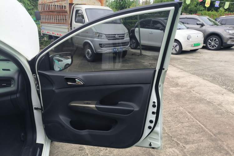 Used Haima M3 2016 1.5L Manual Smart Comfort Edition Right Front Door Interior