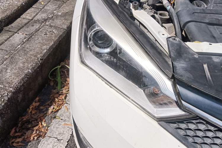 Used Haima M3 2016 1.5L Manual Smart Comfort Edition Right Front Headlight