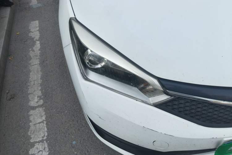 Used Haima M3 2016 1.5L Manual Fashion Edition Right Front Headlight