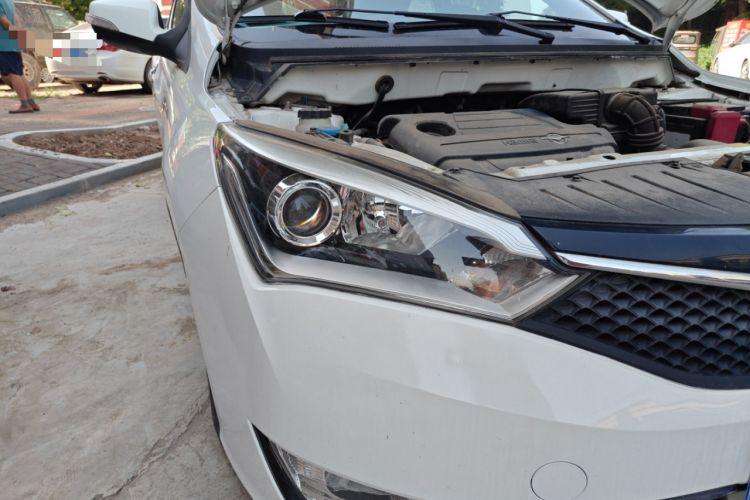 Used Haima M3 2016 1.5L Manual Comfort Model Right Front Headlight