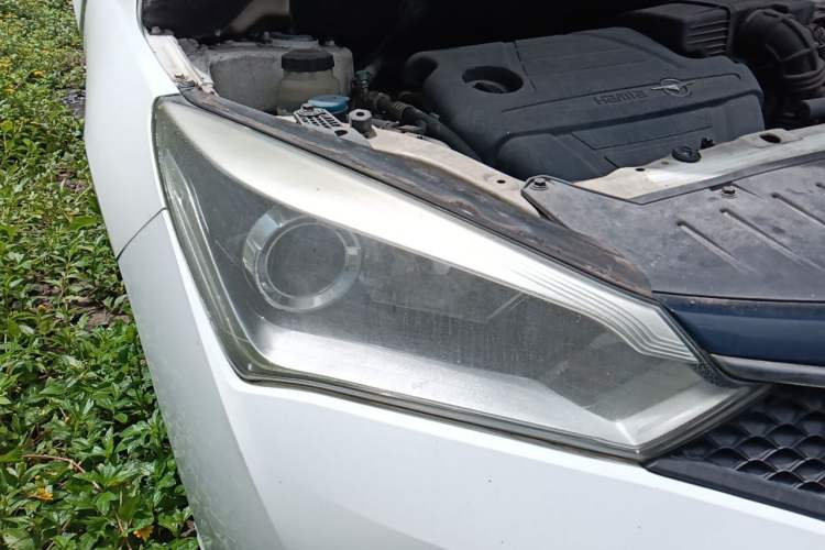 Used Haima M3 2016 1.5L CVT Smart Comfort Version Right Front Headlight