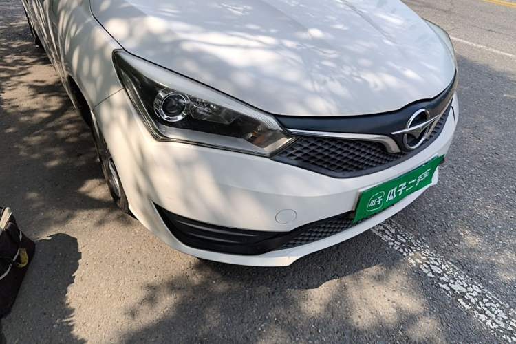 Used Haima M3 2016 1.5L Manual Fashion Edition Right Front Headlight