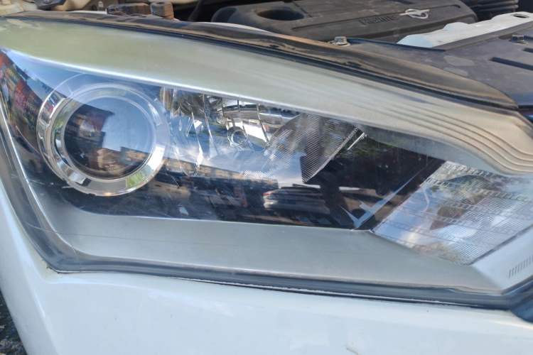Used Haima M3 2016 1.5L Manual Smart Comfort Edition Right Front Headlight