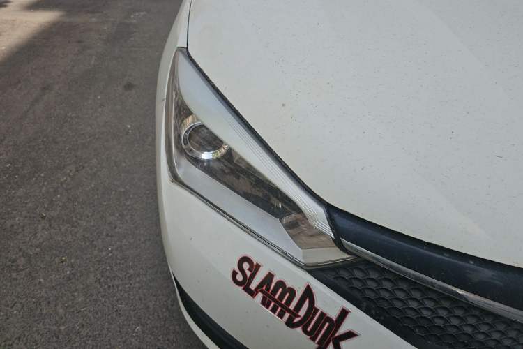 Used Haima M3 2016 1.5L Manual Fashion Edition Right Front Headlight