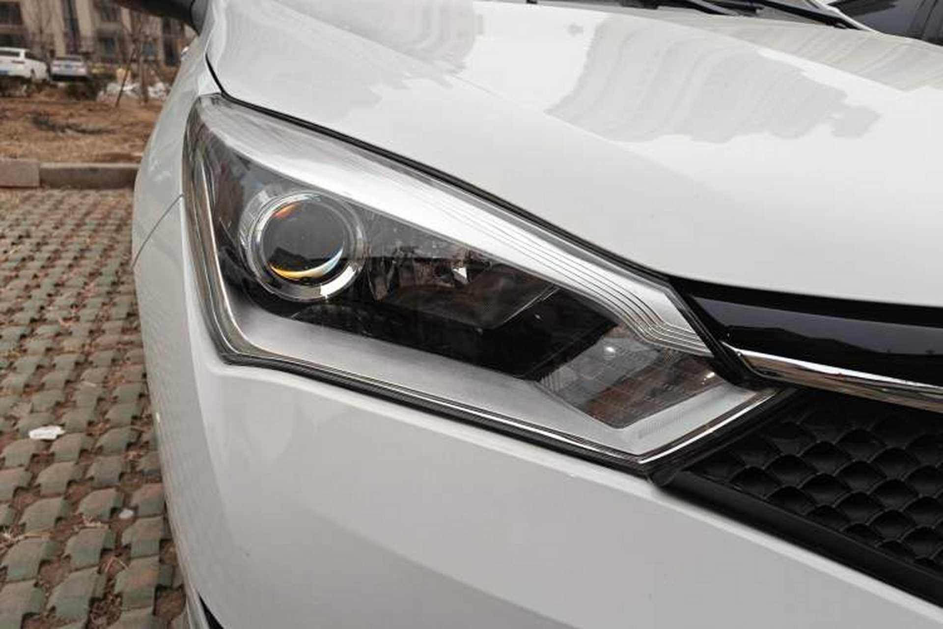 Used Haima M3 2016 1.5L Manual Comfort Model Right Front Headlight