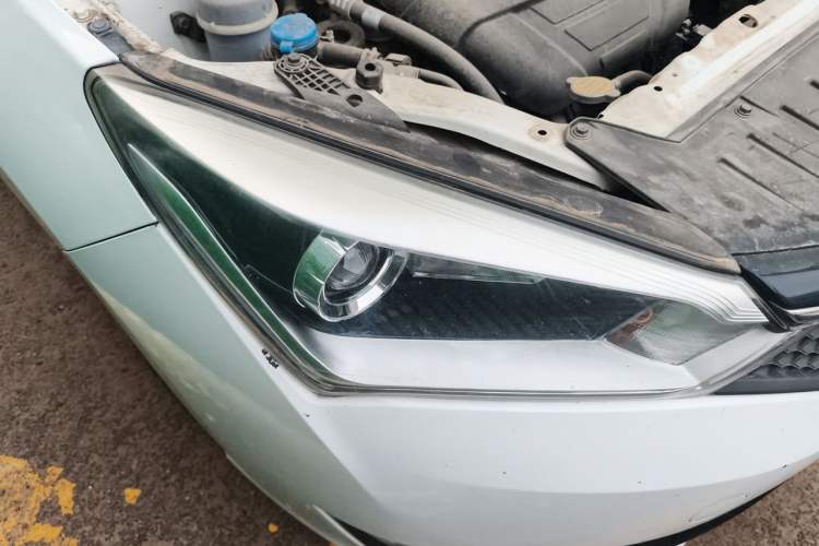 Used Haima M3 2016 1.5L CVT Comfort Edition Right Front Headlight