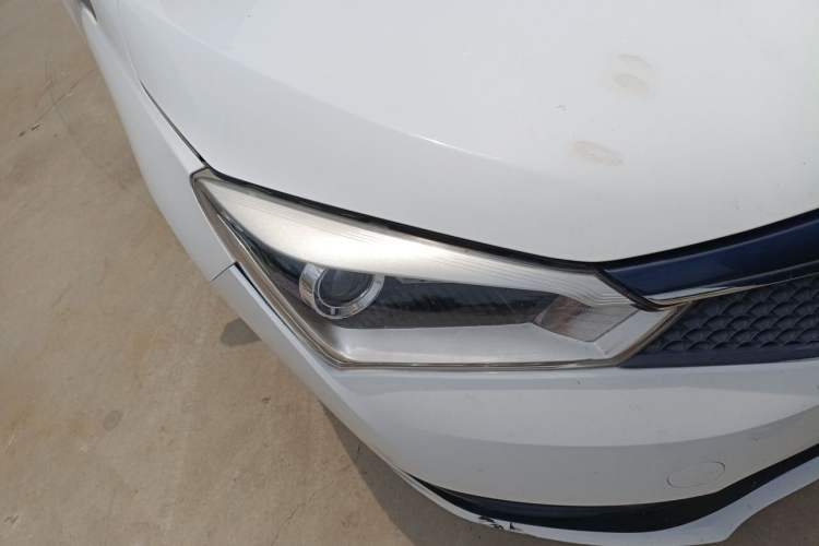 Used Haima M3 2016 1.5L Manual Fashion Edition Right Front Headlight