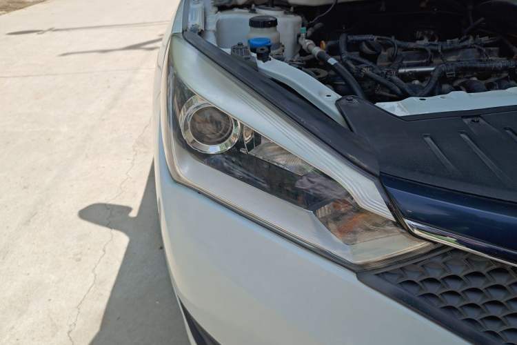 Used Haima M3 2016 1.5L Manual Fashion Edition Right Front Headlight