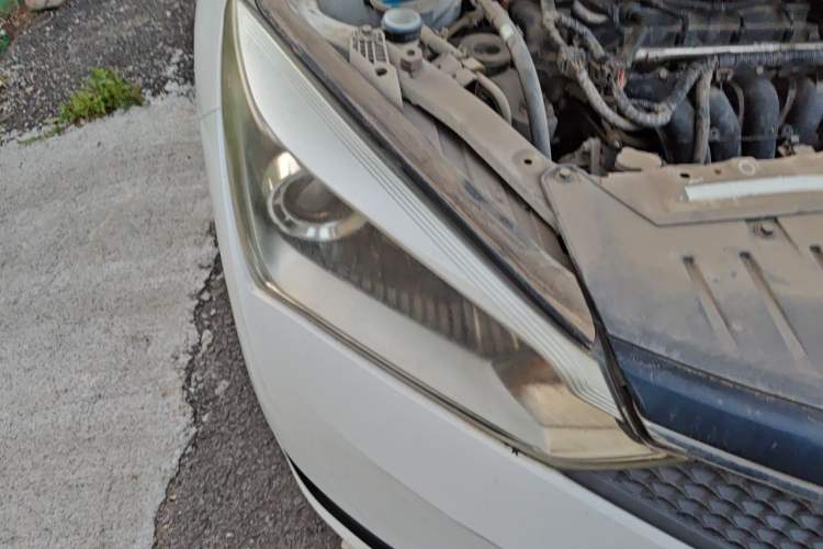 Used Haima M3 2016 1.5L Manual Fashion Edition Right Front Headlight