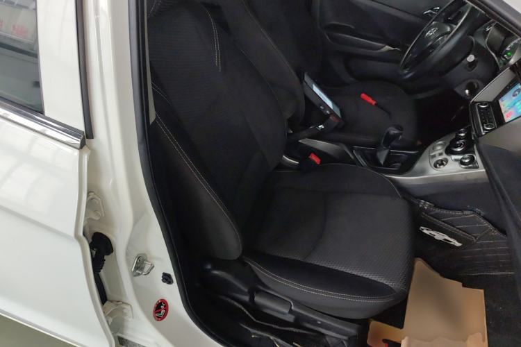 Used Haima M3 2016 1.5L Manual Comfort Model with Sunroof Right Front Seat