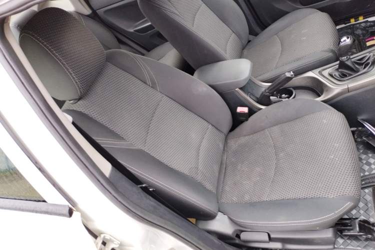 Used Haima M3 2016 1.5L Manual Fashion Edition Right Front Seat
