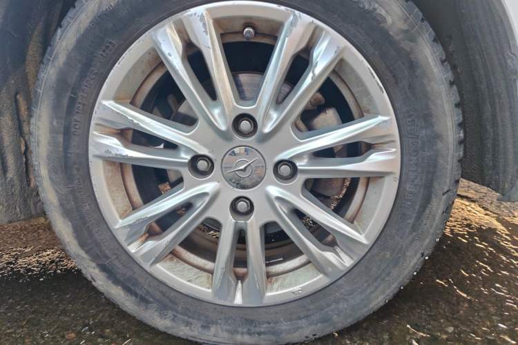 Used Haima M3 2016 1.5L Manual Smart Comfort Edition Right Front Wheel Hub