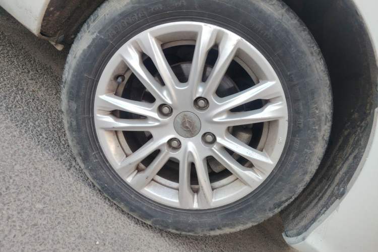 Used Haima M3 2016 1.5L Manual Comfort Model Right Front Wheel Hub