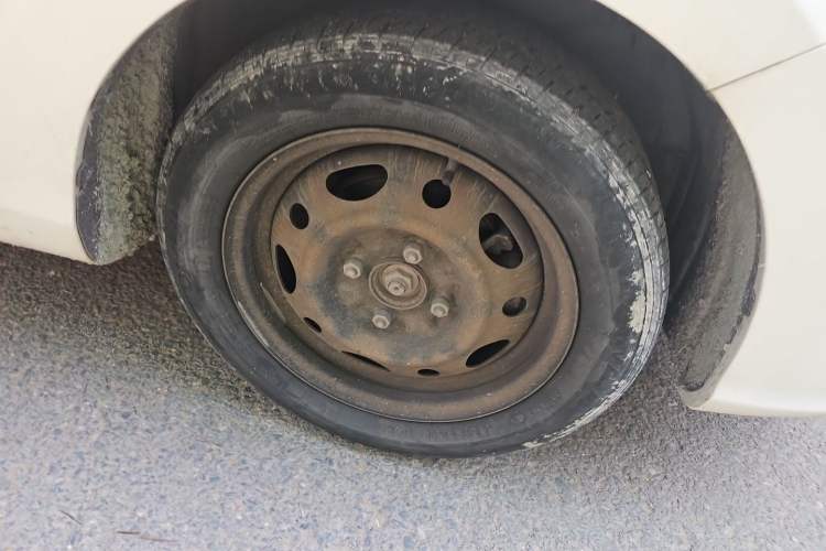 Used Haima M3 2016 1.5L Manual Fashion Edition Right Front Wheel Hub