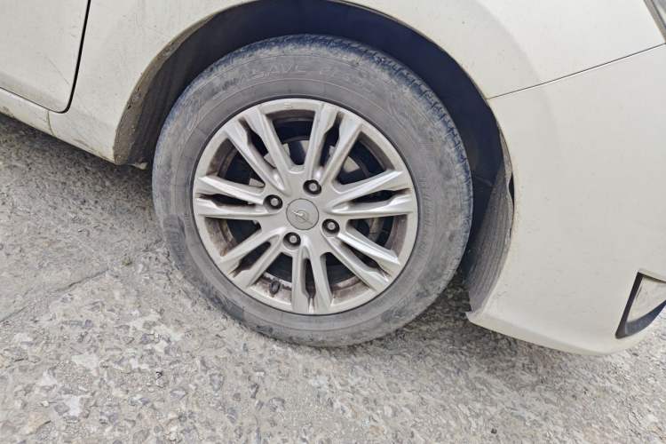 Used Haima M3 2016 1.5L Manual Comfort Model Right Front Wheel Hub