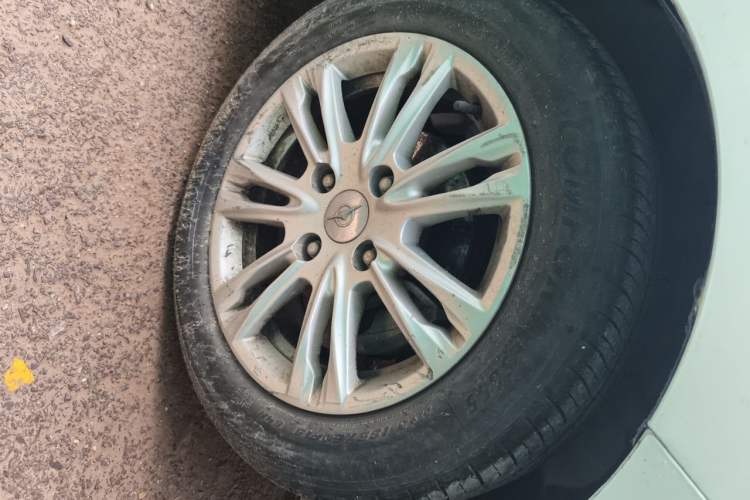 Used Haima M3 2016 1.5L CVT Comfort Edition Right Front Wheel Hub