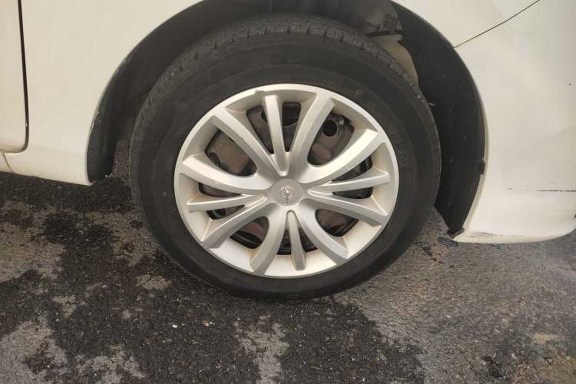 Used Haima M3 2016 1.5L Manual Fashion Edition Right Front Wheel Hub