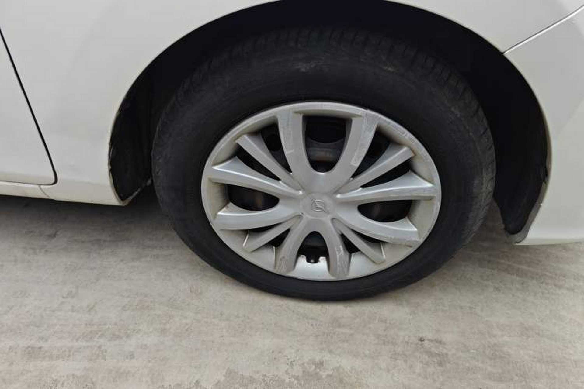 Used Haima M3 2016 1.5L Manual Fashion Edition Right Front Wheel Hub