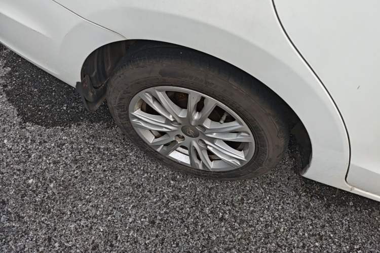 Used Haima M3 2016 1.5L Manual Comfort Model Right Rear Wheel Hub