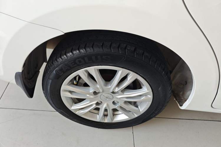 Used Haima M3 2016 1.5L Manual Comfort Model Right Rear Wheel Hub