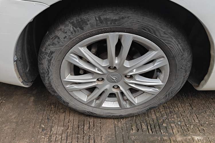 Used Haima M3 2016 1.5L Manual Comfort Model Right Rear Wheel Hub