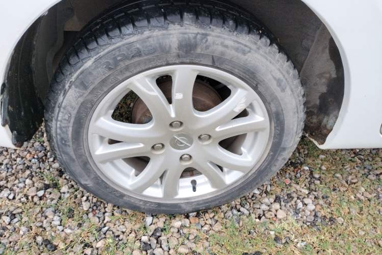 Used Haima M3 2016 1.5L Manual Fashion Edition Right Rear Wheel Hub