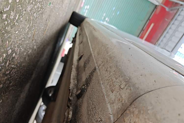 Used Haima M3 2016 1.5L Manual Comfort Model Right Side Sill