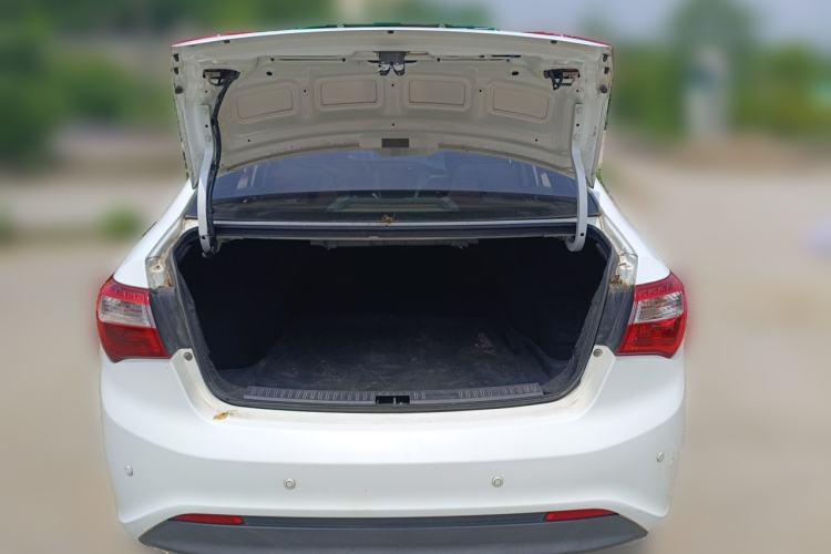 Used Haima M3 2016 1.5L Manual Fashion Edition Trunk