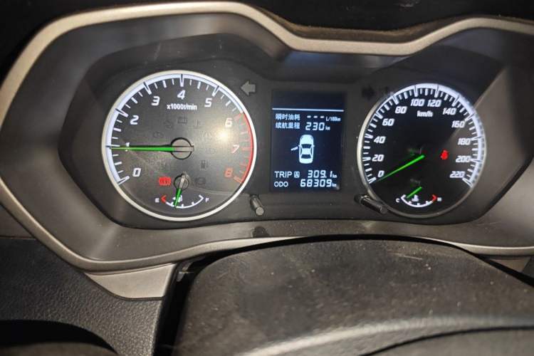 Used Haima M3 2016 1.5L Manual Fashion Edition Odometer Close Up