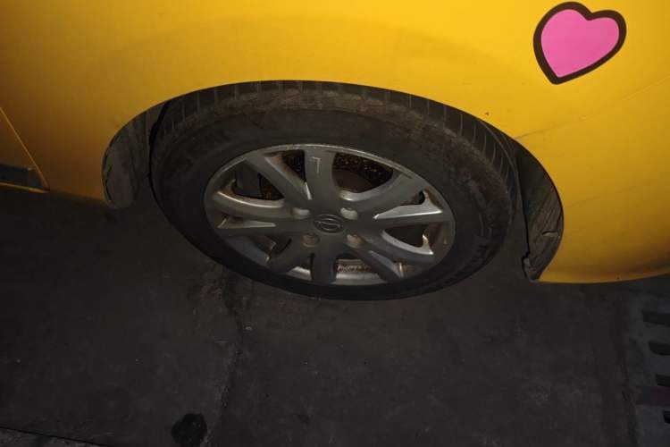 Used Haima M3 2016 1.5L Manual Fashion Edition Right Front Wheel Hub