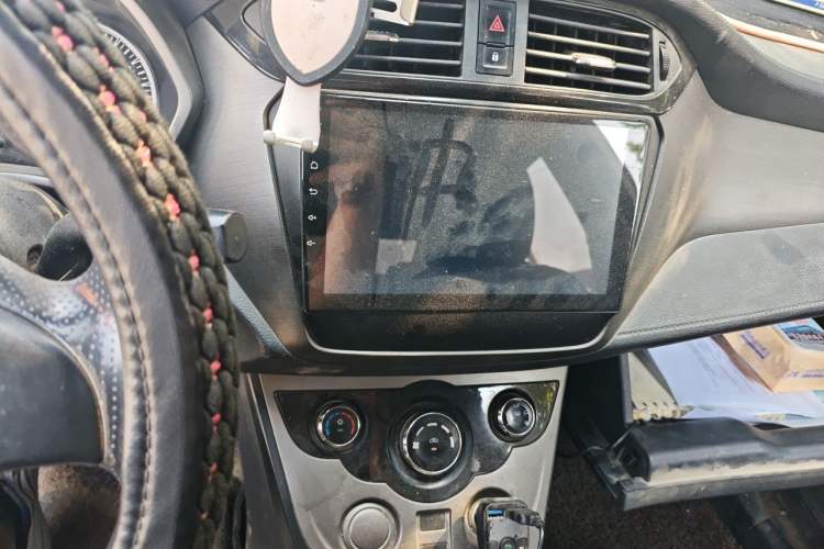 Used Haima M3 2017 1.5L Manual Fashion Edition Audio And AC Panel