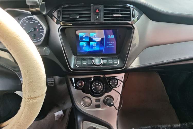 Used Haima M3 2017 1.5L Manual Fashion Edition Audio And AC Panel