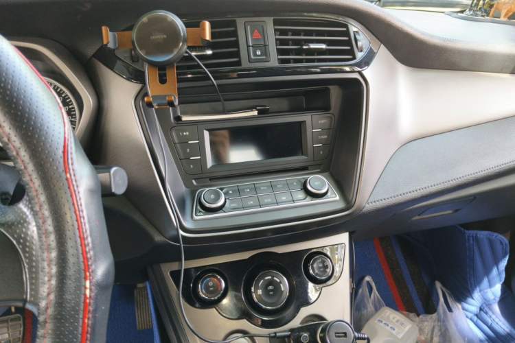 Used Haima M3 2017 1.5L Manual Fashion Edition Audio And AC Panel