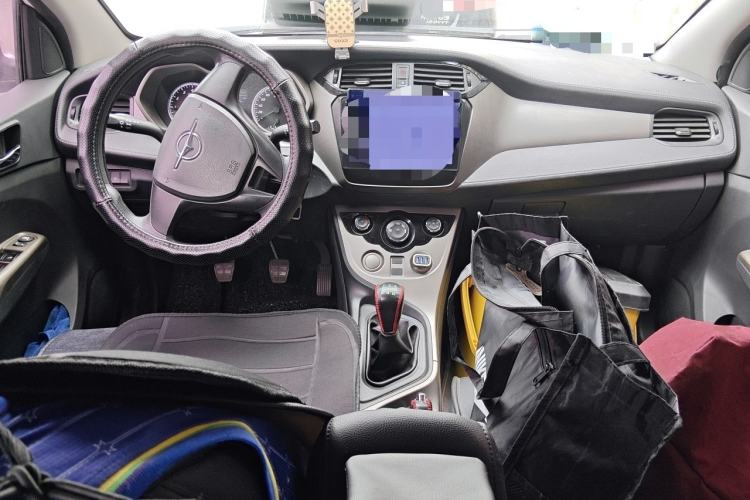 Used Haima M3 2017 1.5L Manual Fashion Edition Center Console