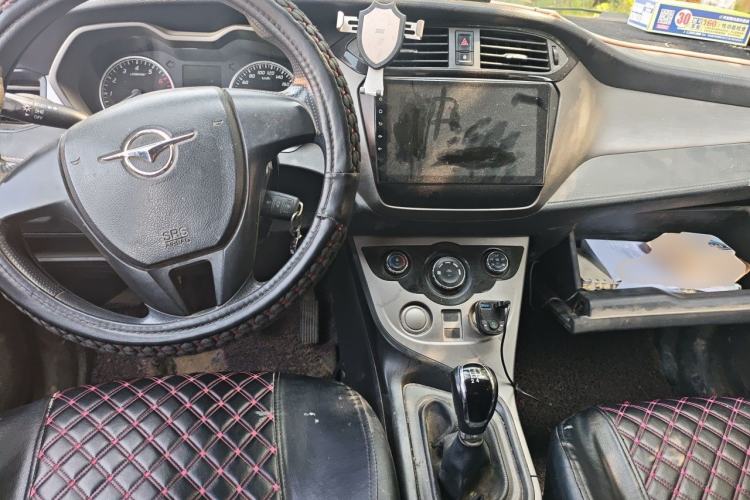 Used Haima M3 2017 1.5L Manual Fashion Edition Center Console