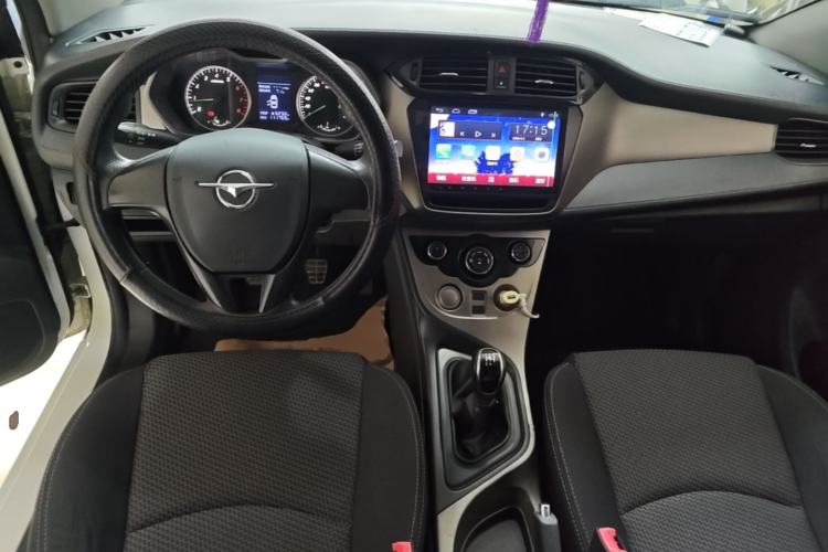 Used Haima M3 2017 1.5L Manual Fashion Edition Center Console
