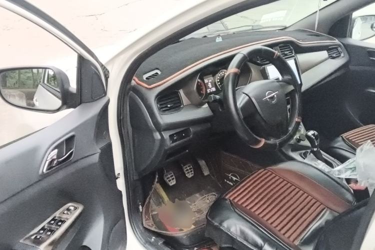 Used Haima M3 2017 1.5L Manual Fashion Edition Driver Seat