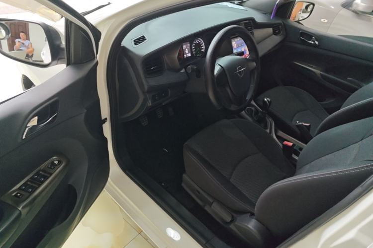 Used Haima M3 2017 1.5L Manual Fashion Edition Driver Seat