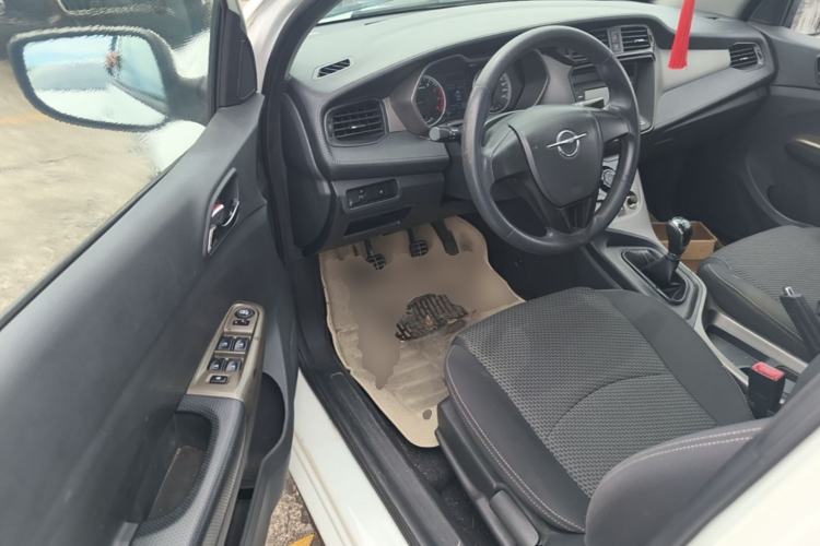 Used Haima M3 2017 1.5L Manual Fashion Edition Driver Seat