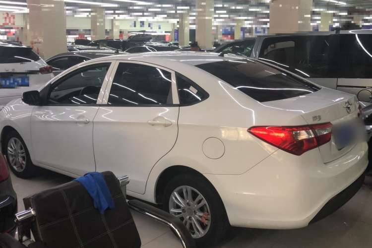 Used Haima M3 2017 1.5L Manual Comfort Model Exterior 4