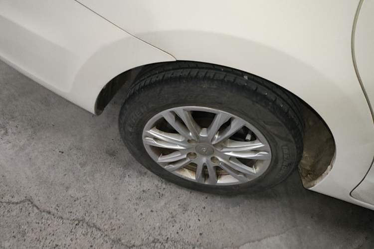 Used Haima M3 2017 1.5L Manual Fashion Edition Exterior 5