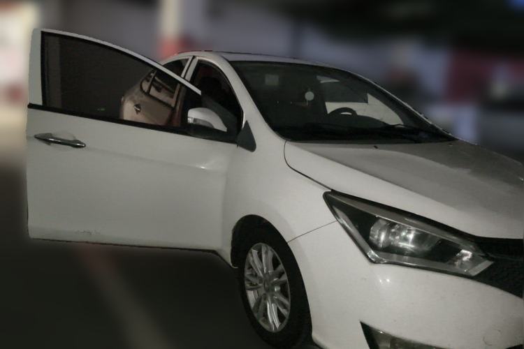 Used Haima M3 2017 1.5L Manual Luxury Version Front Right 45 Deg