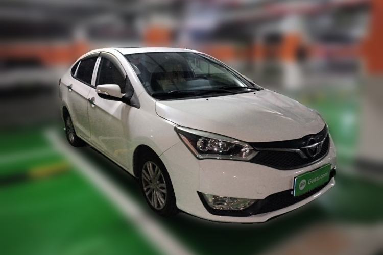 Used Haima M3 2017 1.5L Manual Luxury Version Front Right 45 Deg