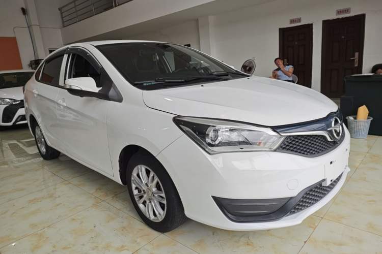 Used Haima M3 2017 1.5L Manual Fashion Edition Front Right 45 Deg