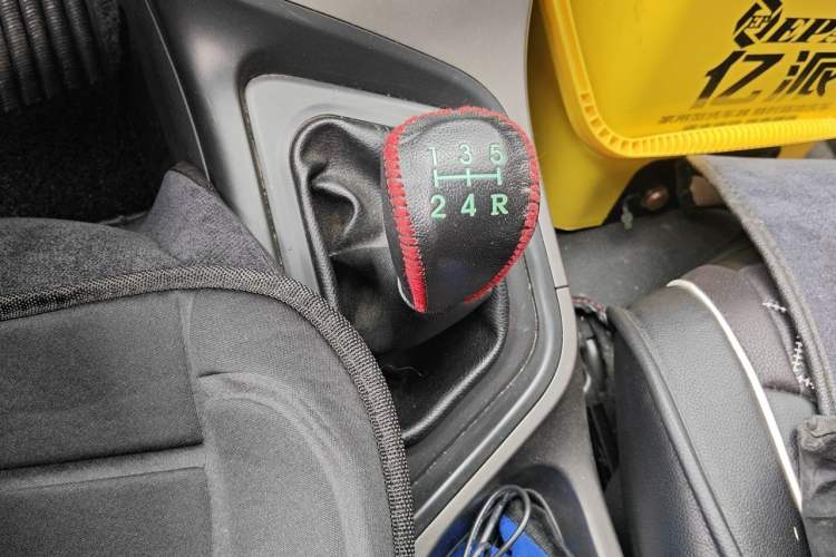 Used Haima M3 2017 1.5L Manual Fashion Edition Gear Lever