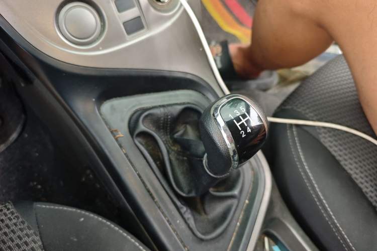 Used Haima M3 2017 1.5L Manual Fashion Edition Gear Lever
