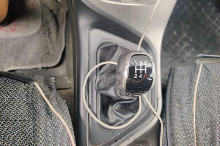 Used Haima M3 2017 1.5L Manual Fashion Edition Gear Lever