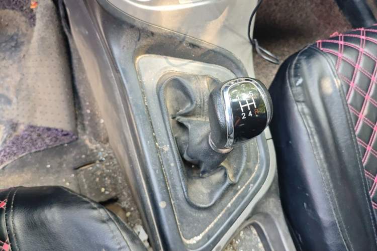 Used Haima M3 2017 1.5L Manual Fashion Edition Gear Lever
