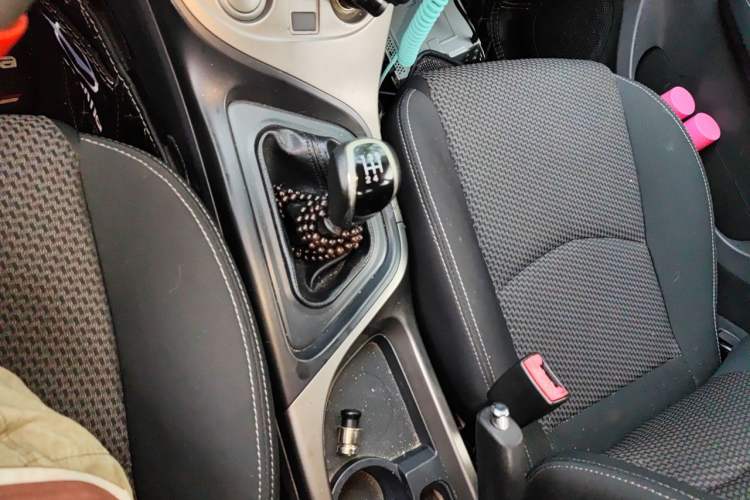 Used Haima M3 2017 1.5L Manual Fashion Edition Gear Lever